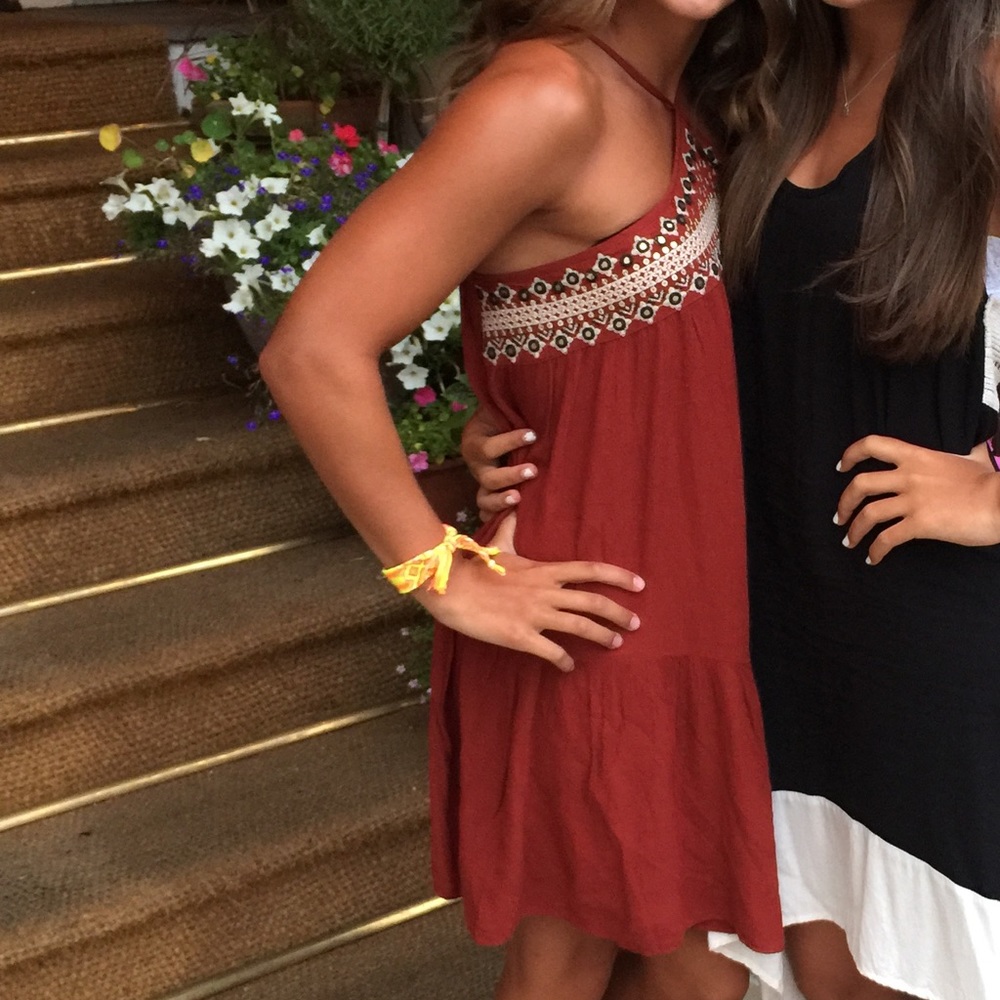 AMERICAN EAGLE MAROON HALTER DRESS